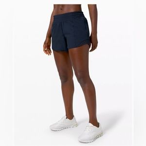 Lululemon Hotty Hot High-Rise Lined Short 4 inches, Size 4